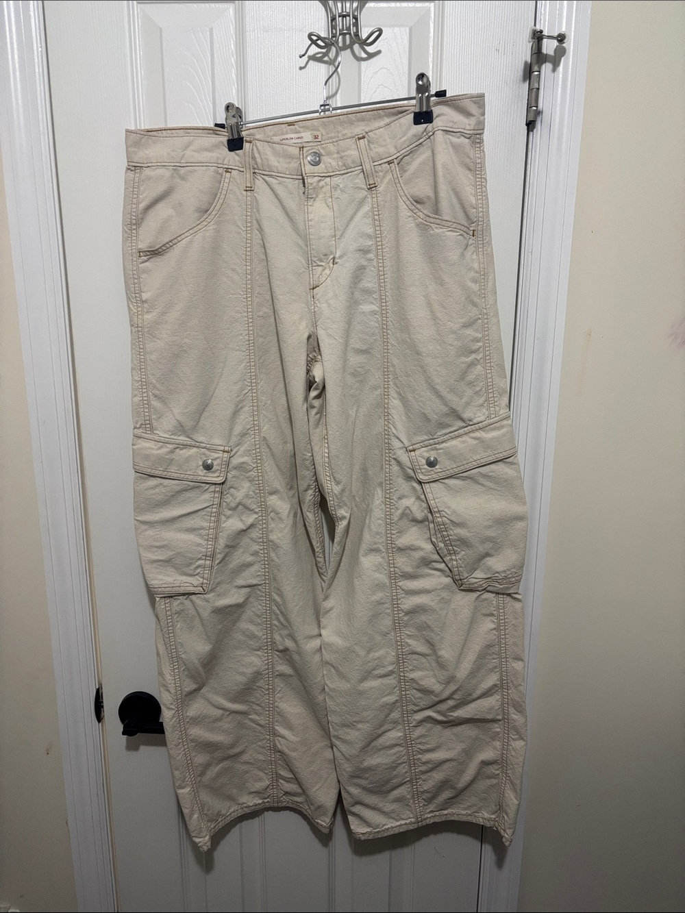 Levi’s Sue Low Cargo Pants